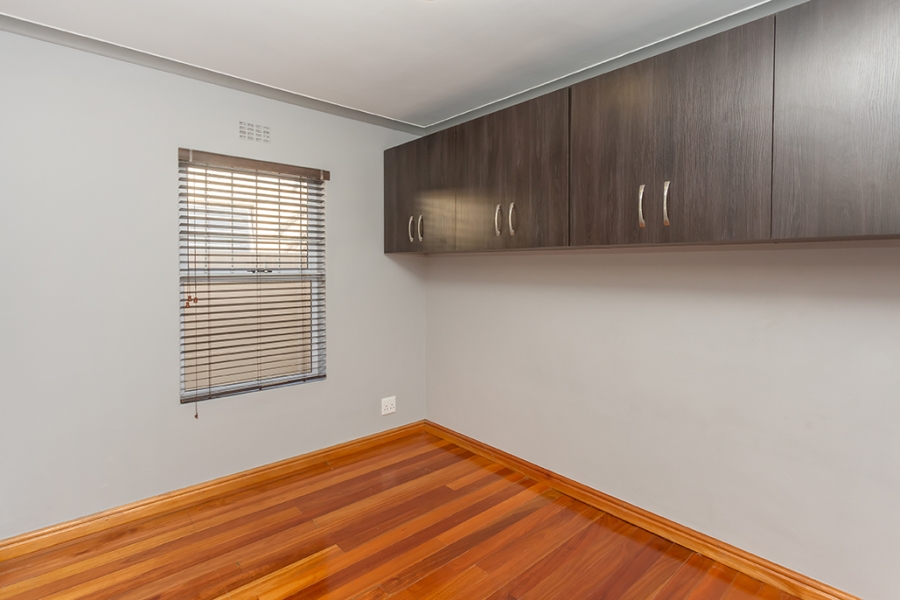 To Let 4 Bedroom Property for Rent in Sunningdale Western Cape